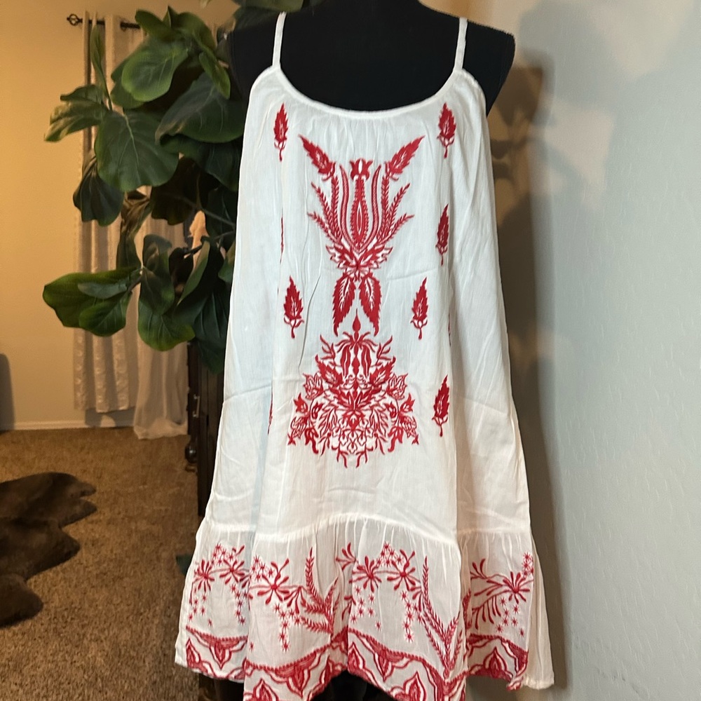 BOHO White and Red Embroidered Mini Dress - Picture 3 of 14